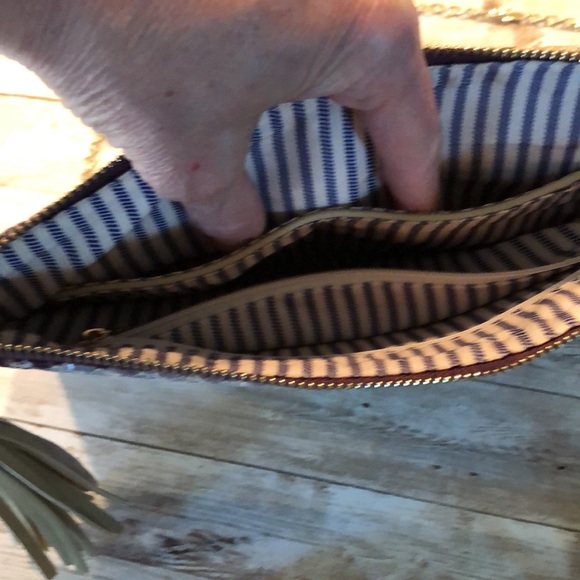 “Urban Expressions” beautiful floral texture bag/clutch w/removable chain NWOT - Picture 9 of 9